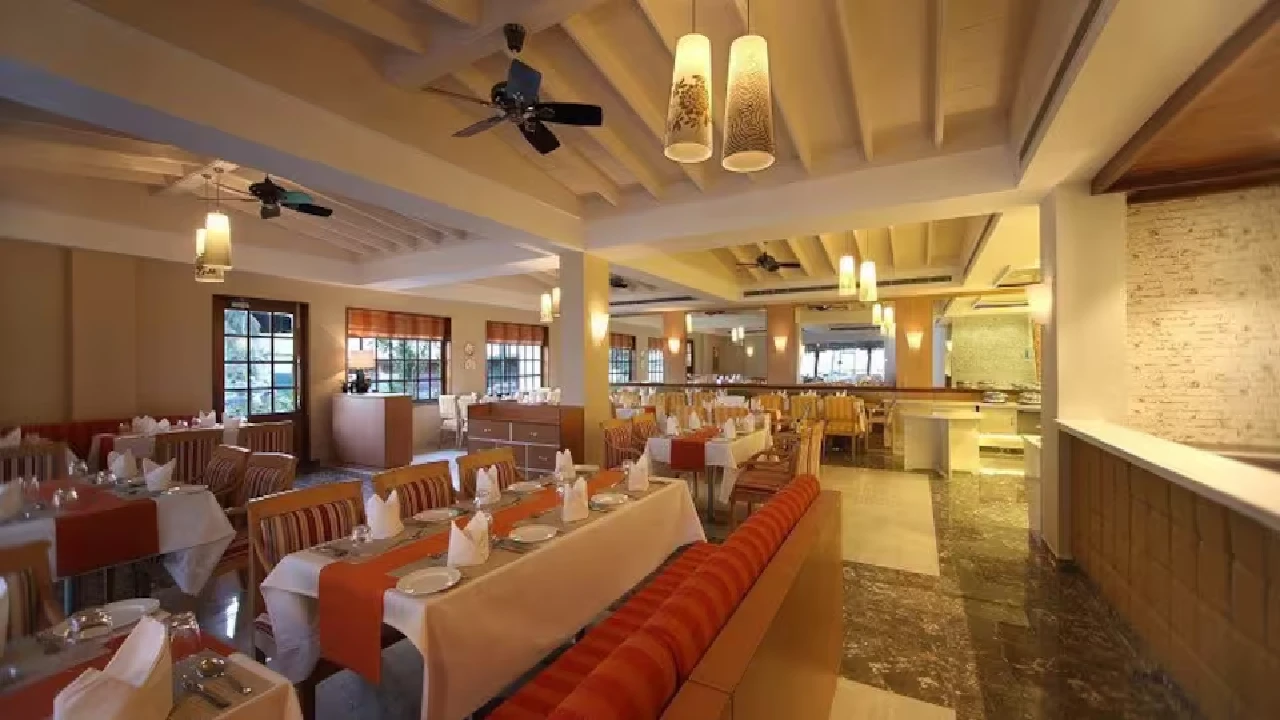 Marigold Restaurant Bar & Pub | The Twin Oaks