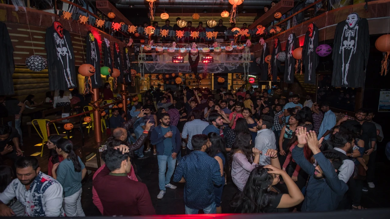 Vapour Pub And Brewery, Indiranagar