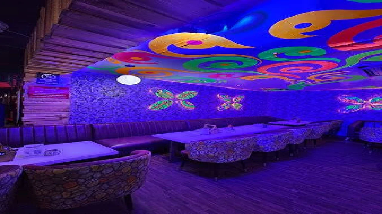 Nolimmits Lounge & Club